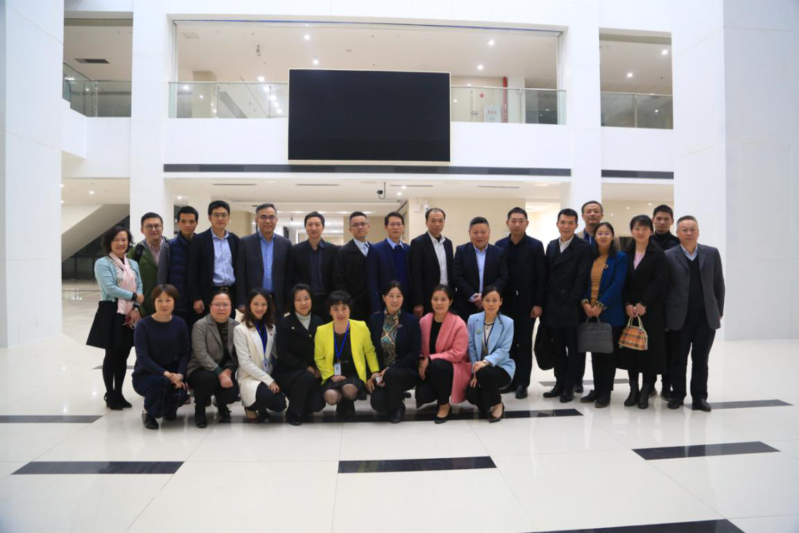 实地调研 助力合作共建落地生根——广东省人民医院吴一龙教授团队到皇冠网址调研